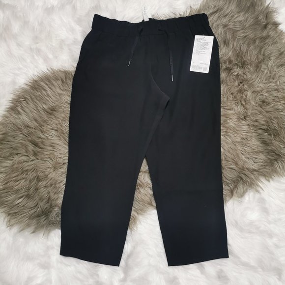 Lululemon On The Fly Crop 25" Black Woven